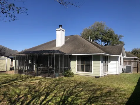 106 Stony Point Court Clute TX 77531