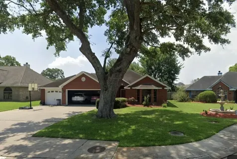 106 Stony Point Court Clute TX 77531