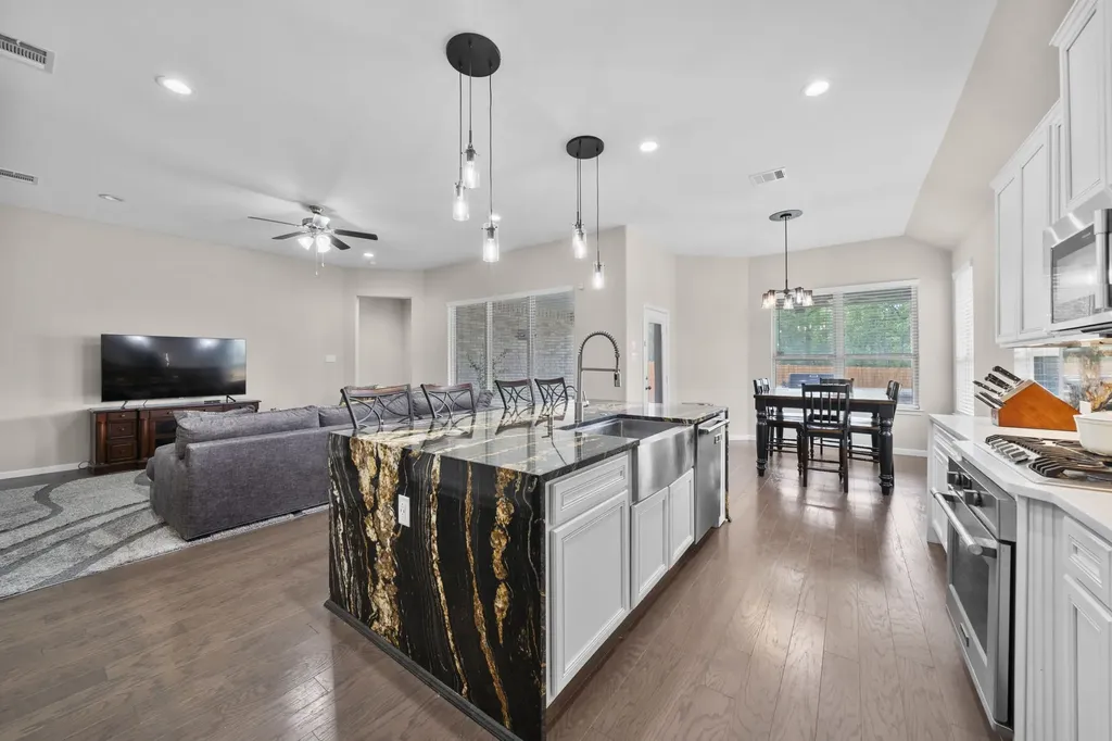 25615 Pinyon Hill Trail Tomball TX 77375
