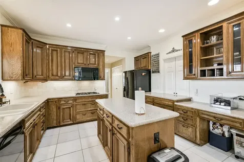 16723 Chewton Glen Street Tomball TX 77377