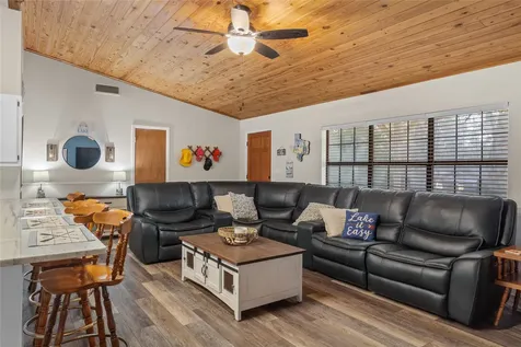 322 Parkside Drive Zavalla TX 75980