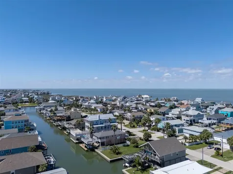 22019 Frio Drive Galveston TX 77554