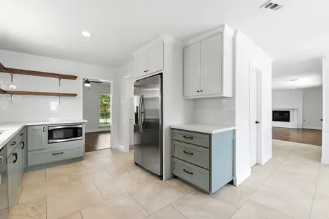 4810 Bayou Vista Drive Houston TX 77091