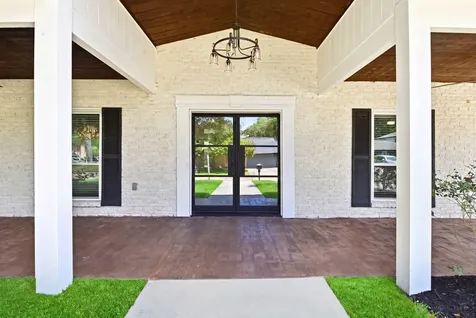 4810 Bayou Vista Drive Houston TX 77091
