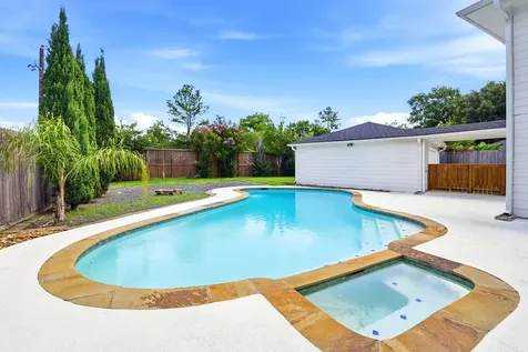 4810 Bayou Vista Drive Houston TX 77091