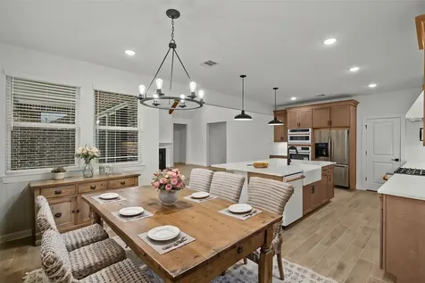 12402 Old Fashion Circle Mont Belvieu TX 77535