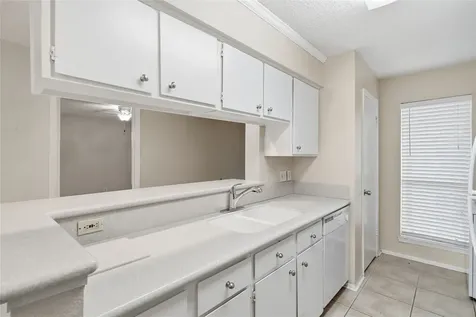 208 Yacht Club Lane 208 Seabrook TX 77586