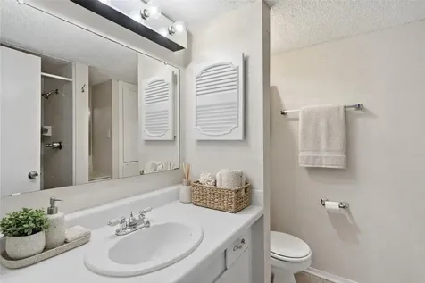 208 Yacht Club Lane 208 Seabrook TX 77586