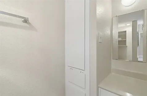 208 Yacht Club Lane 208 Seabrook TX 77586