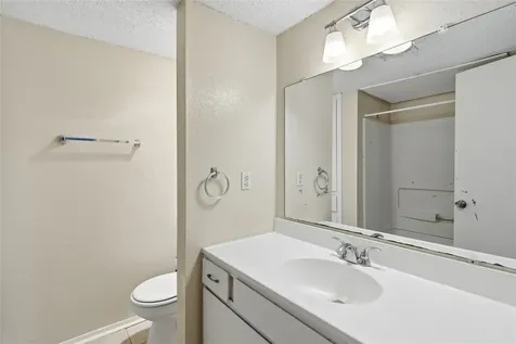 208 Yacht Club Lane 208 Seabrook TX 77586
