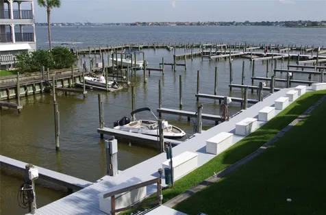 208 Yacht Club Lane 208 Seabrook TX 77586