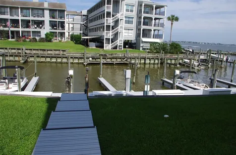 208 Yacht Club Lane 208 Seabrook TX 77586