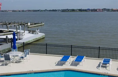 208 Yacht Club Lane 208 Seabrook TX 77586