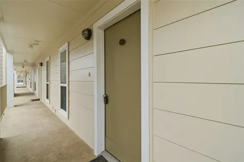 208 Yacht Club Lane 208 Seabrook TX 77586