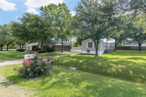 518 Elena Lane Highlands TX 77562