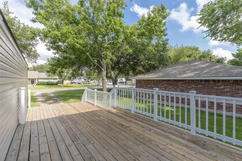 518 Elena Lane Highlands TX 77562