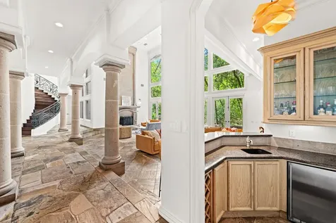 64 Saddlebrook Lane Houston TX 77024