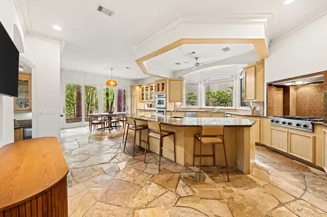 64 Saddlebrook Lane Houston TX 77024