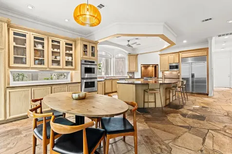 64 Saddlebrook Lane Houston TX 77024