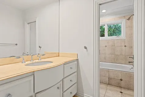 64 Saddlebrook Lane Houston TX 77024