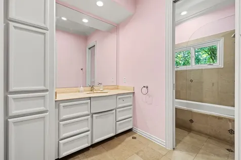 64 Saddlebrook Lane Houston TX 77024