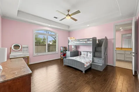 64 Saddlebrook Lane Houston TX 77024