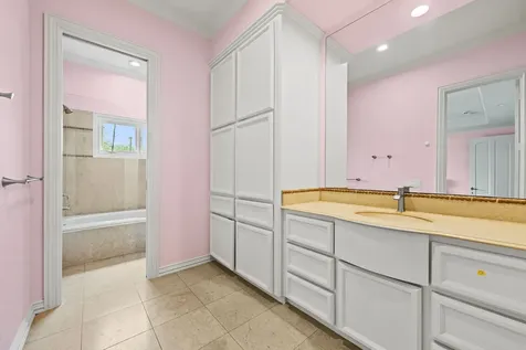 64 Saddlebrook Lane Houston TX 77024
