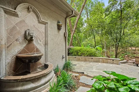 64 Saddlebrook Lane Houston TX 77024