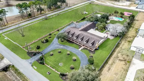 14 El Dorado Drive Friendswood TX 77546
