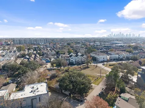 1811 W 14th 1/2 Street Houston TX 77008