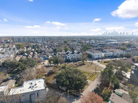 1811 W 14th 1/2 Street Houston TX 77008