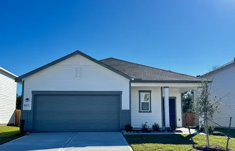 31235 Gayle Prairie Oaks Waller TX 77484