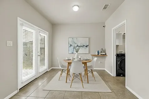 1933 Howth Avenue Houston TX 77051