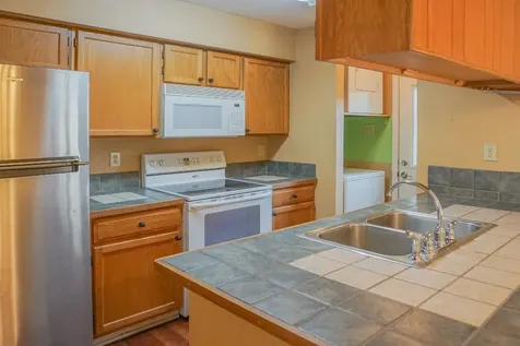 3100 Jeanetta Street 703 Houston TX 77063