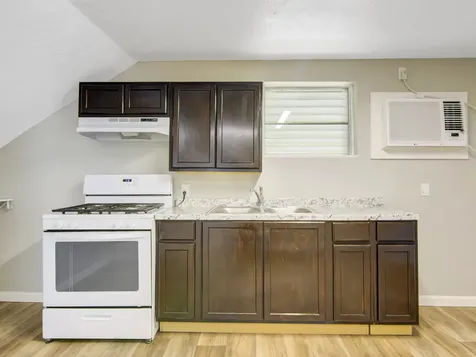 313 N Beauregard Street 1 Alvin TX 77511