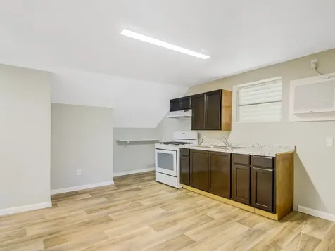 313 N Beauregard Street 1 Alvin TX 77511