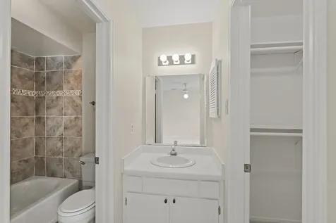 5005 Georgi Lane 73 Houston TX 77092