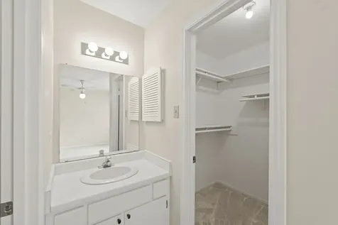 5005 Georgi Lane 73 Houston TX 77092