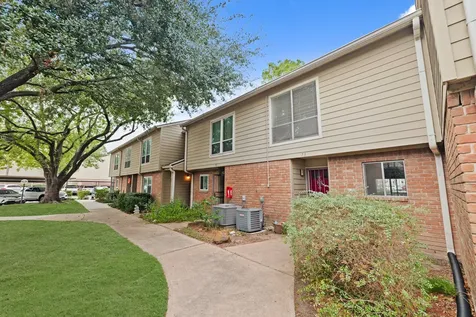 5005 Georgi Lane 73 Houston TX 77092