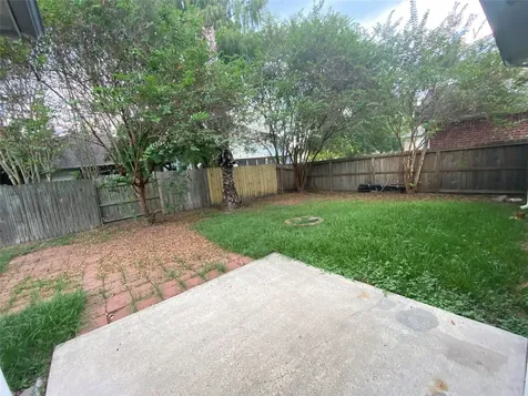 9210 Hidden Lake E Magnolia TX 77354