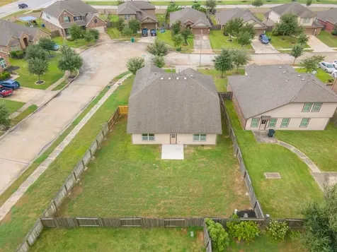 9919 Shimmering Lakes Drive Rosharon TX 77583