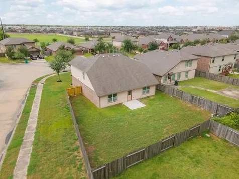 9919 Shimmering Lakes Drive Rosharon TX 77583
