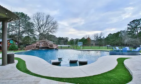 522 Whispering Meadow Magnolia TX 77355