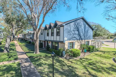 10010 Knoboak Drive 33 Houston TX 77080