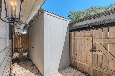 10010 Knoboak Drive 33 Houston TX 77080