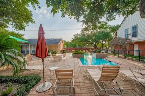 2211 S Kirkwood Road 19 Houston TX 77077