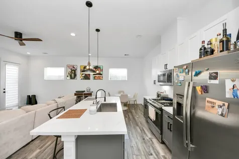 1066 Mansfield Street Houston TX 77091