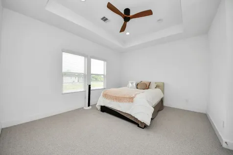 1066 Mansfield Street Houston TX 77091