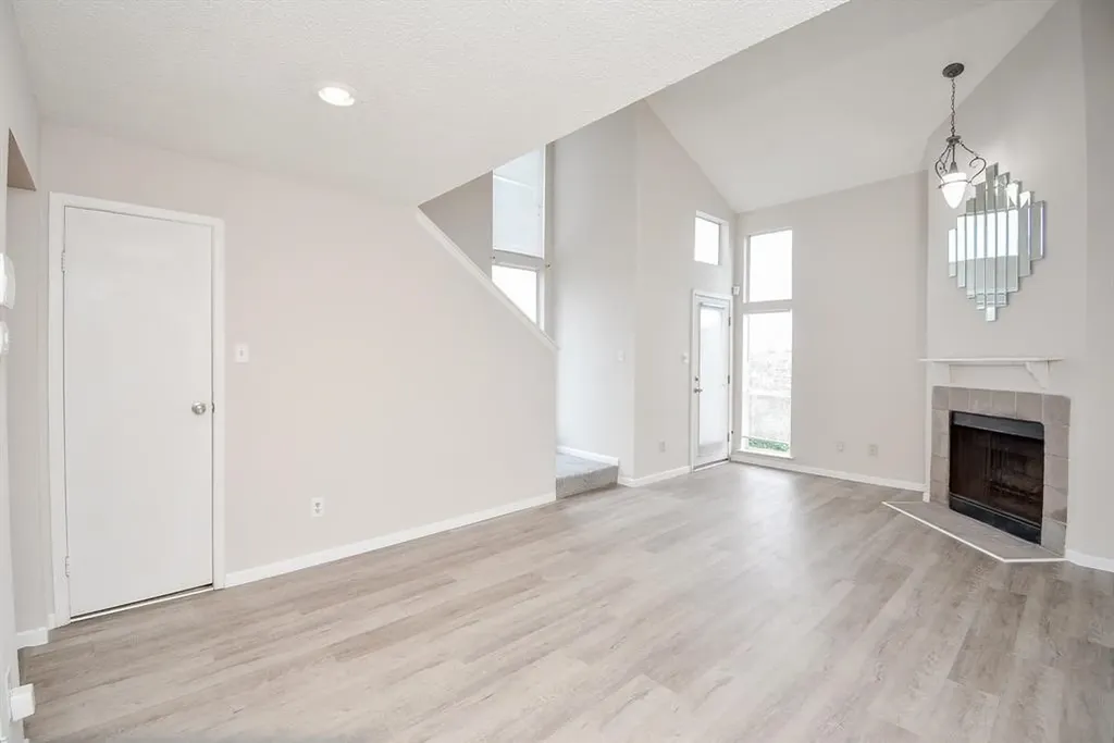 10855 Meadowglen Lane 721 Houston TX 77042