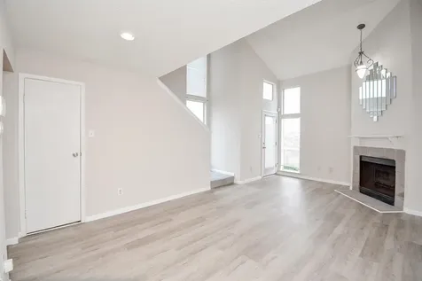 10855 Meadowglen Lane 721 Houston TX 77042